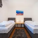 Pet Friendly In *